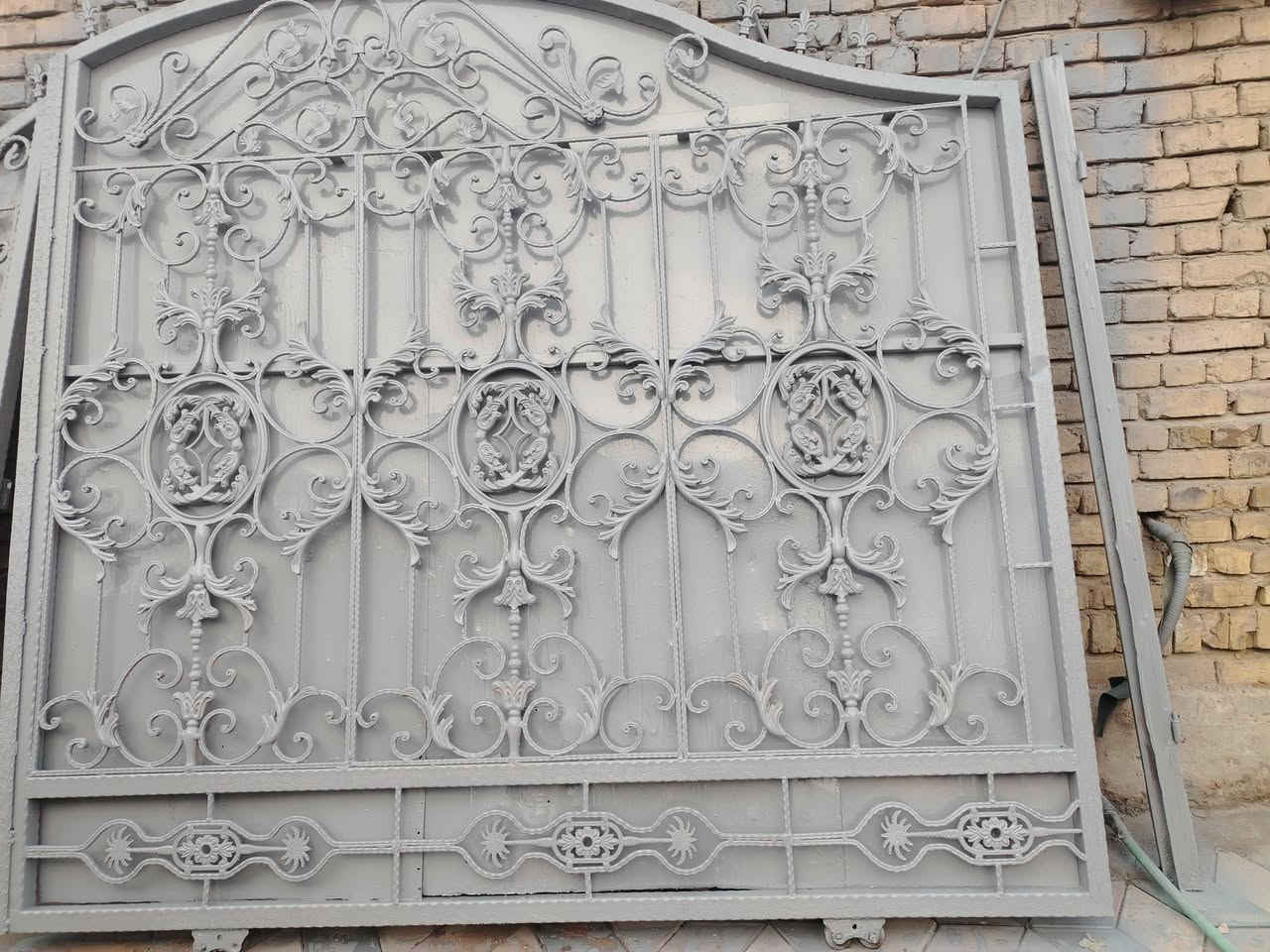 السلام عليكم  باب تسكام للبيع تصال على هاذا رقم ***********
