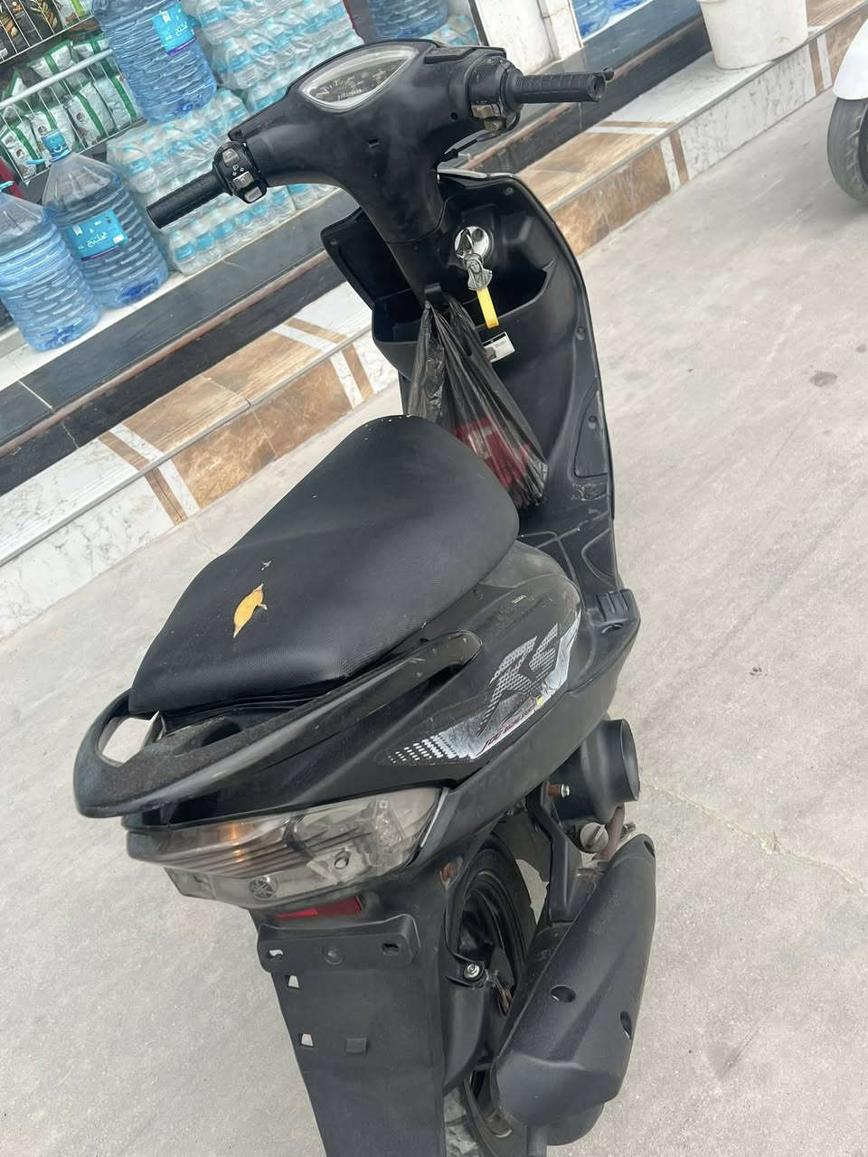 سلام عليكم ماكس عدله للبيع 
دراجه مال رمبه ماصالها ايام من طالعه
دراجه كفالهه من مكينه من شاصي من كفرات كله ختم 
كلشي شغال اشاير ولايتات عداد سرعه عداد بانزين 
سعر دراجه 950 وبيها مجال كلش قليل 
البصره المطيحه 
رقم واتساب واتصال:***********
