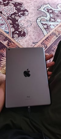 ايباد ٩ • ذاكرة ٦٤ • ما مفتوح