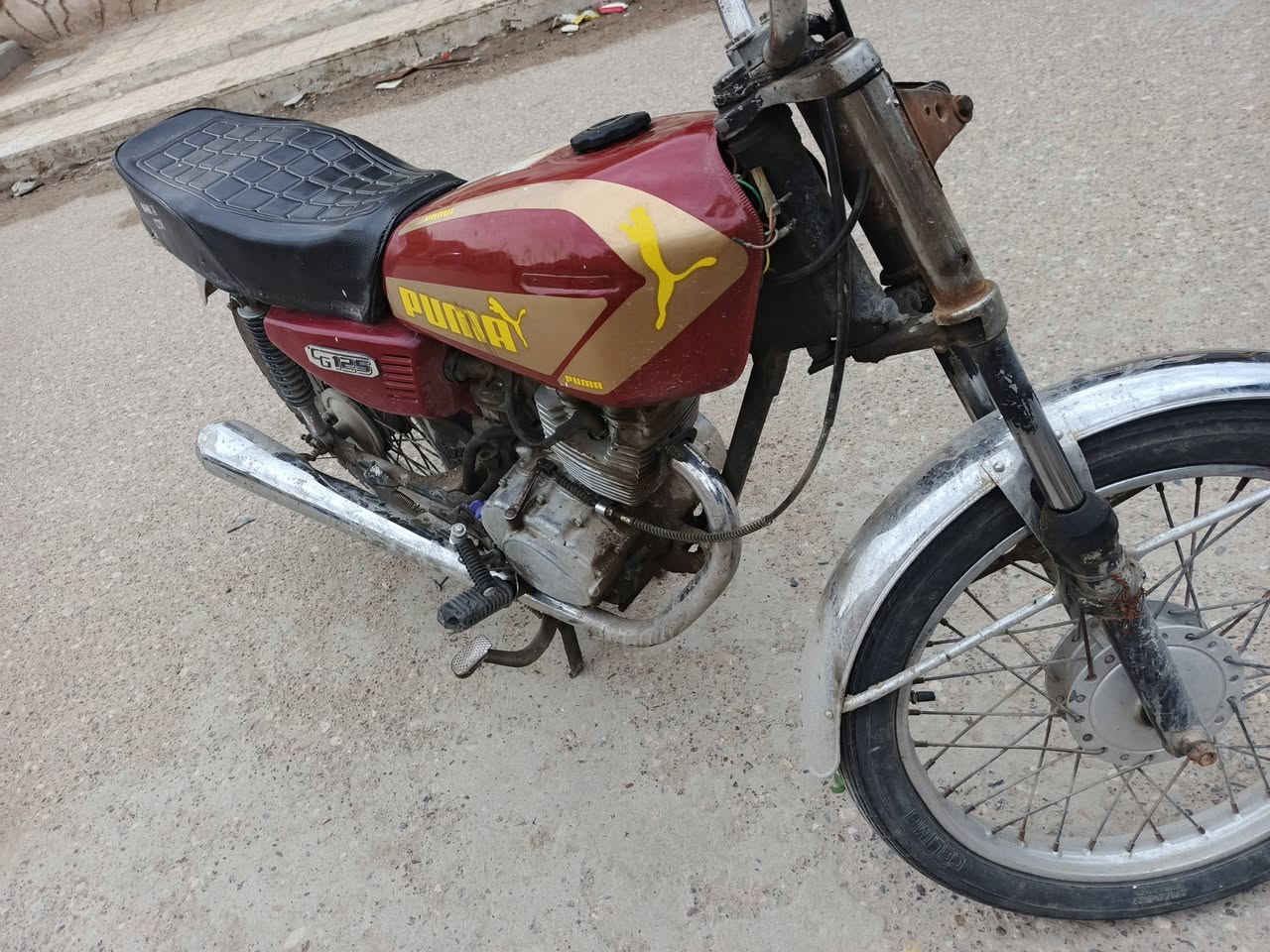 سلام عليكم
دراجه ايرانيه للبيع دراجه مال شغل ويرادلهه ترتيب 

سعرر عل خاص اوو تصلل ***********
