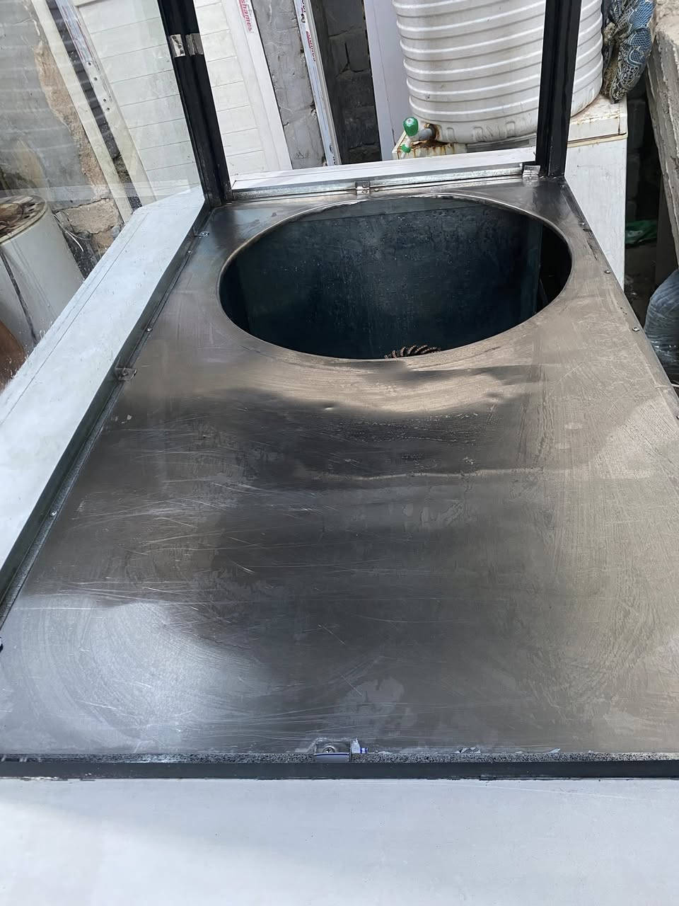 عربانة للبيع الشكل الحديث و كلش امرتبة تصلح حلويات او لبلبي او عربانة بركر بكيفكم سعرها فقط 400 الف قفل عنواني كربلاء قرب سيطرة الابراهيمية ***********
