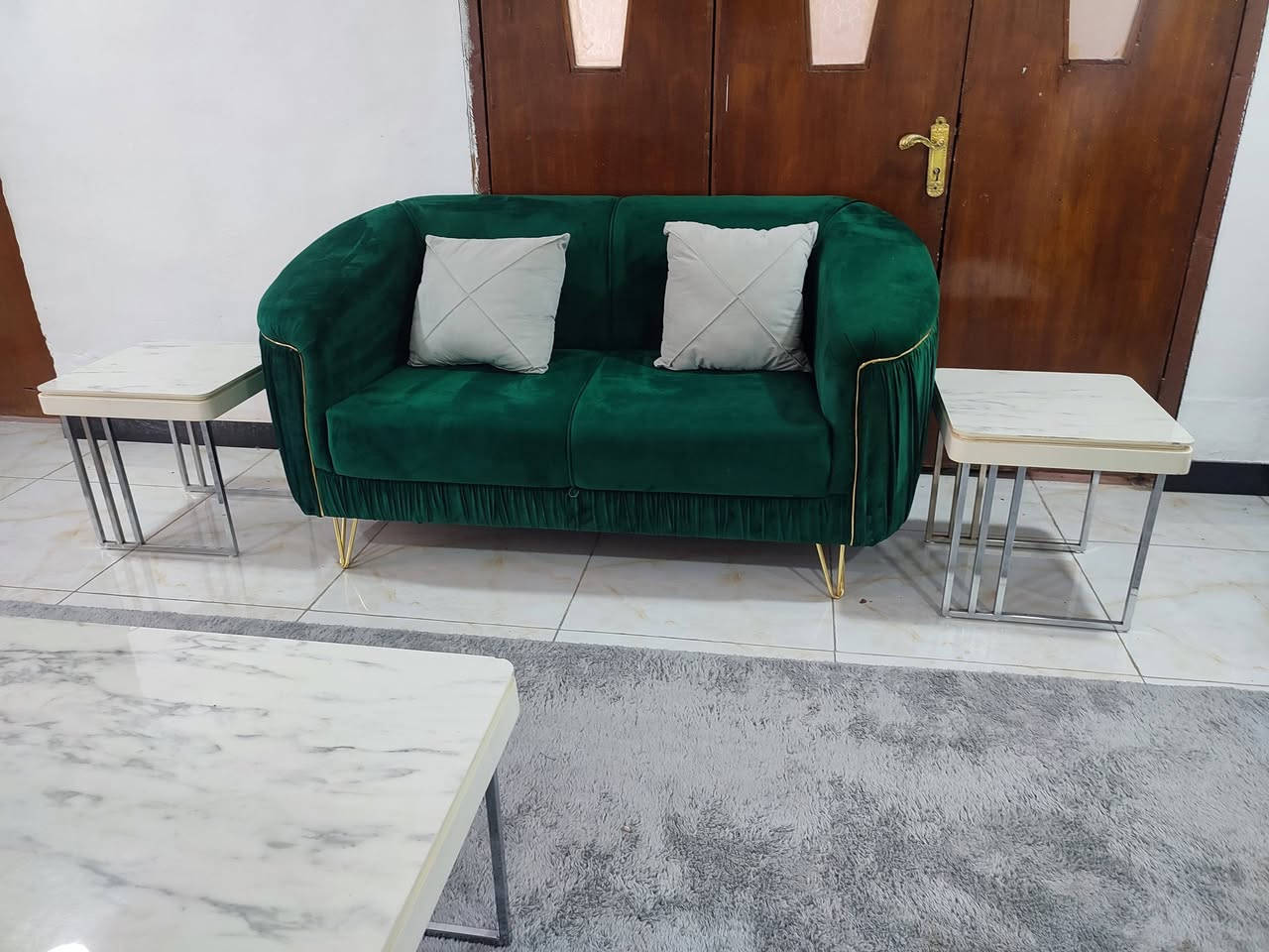 تخم نضيف جدا 10مقاعد  مع طبلات عدد 4 واحده كبيره وبرده نضيفه مع حاملات برده
سعر 775 بي مجال للشراي


**إذا كنت صاحب هذا الإعلان وتريد حذفه لأي سبب، رجاءا أرسل رسالة إلى الدعم الفني**