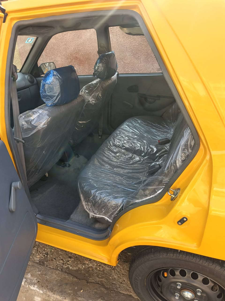 السلام عليكم سايبة2024 ماشية 28الف حقيقي مكفولة من الصبغ والتبديل ماعدا بارد شبر بلدوسة بدون صبغ ورصعتين باب السايق سبير منازل وعدة ممستخدمة جديدة ومنضومة غاز كير مكينة صدر كلة وضع شركه سيارة جديدة  السعر 73 و بيهة مجال مكاني بغداد الشعب شارع الصحه للاستفسار ***********
