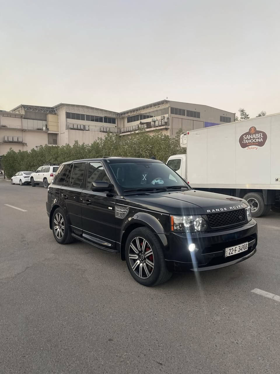 Range Rover Sport 2010
-------------------------------------

#الرقم السيارة : اربيل(الأنكليزي)
#مكان السيارة : البصرة

-------------------------------------

فول 1/1
محرك HSE عادي سياره قطعة وحده صبغ جاملغ خلفي 

المواصفات
سلايد
بصمة تشغيل 
بصمة لجميع الابواب 
شاشة + عرض العطلات
نظام ملاحة 
مري شفط 
فول تحكم ستيرن
تدفئة ستيرن 
تدفئة كشنات
5 وضعيات قياده بر ثلوج سبورت طرق وعره وجبال 
شاشه وسطية تتحكم بنظام سياره 
بلوتوث موبايل 
اواكس  
نظام صوت 
حساسات 4جهات مع تحذير خلفي وامامي
مع كاميرا وحساسات 
داخل اوف وايت واسود مع كراسي جلد
بلاجكتورات  
زراكات لايت 
ويل كب حجم 20
كروس سرعه تقلل سرعه 
شاشه داخل دشبول لكافه اعطال 
محرك V8عاديً مو سوبر
-------------------------------------


**إذا كنت صاحب هذا الإعلان وتريد حذفه لأي سبب، رجاءا أرسل رسالة إلى الدعم الفني**