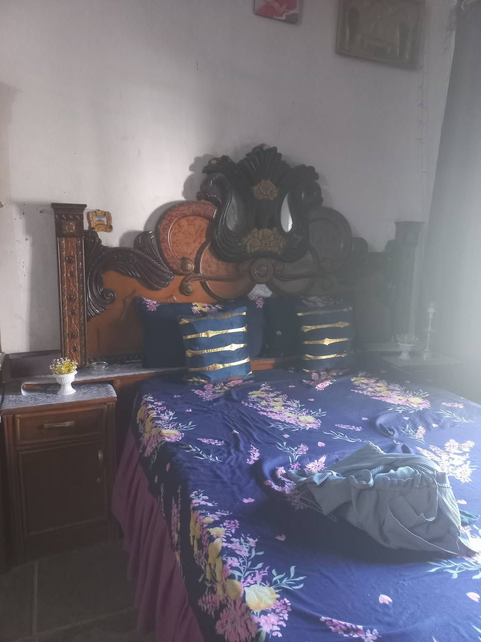 للبيع خو جديده بس المرايه  انكسرت سعر ٦٠٠ مكان الغزاليه هاتف ***********
