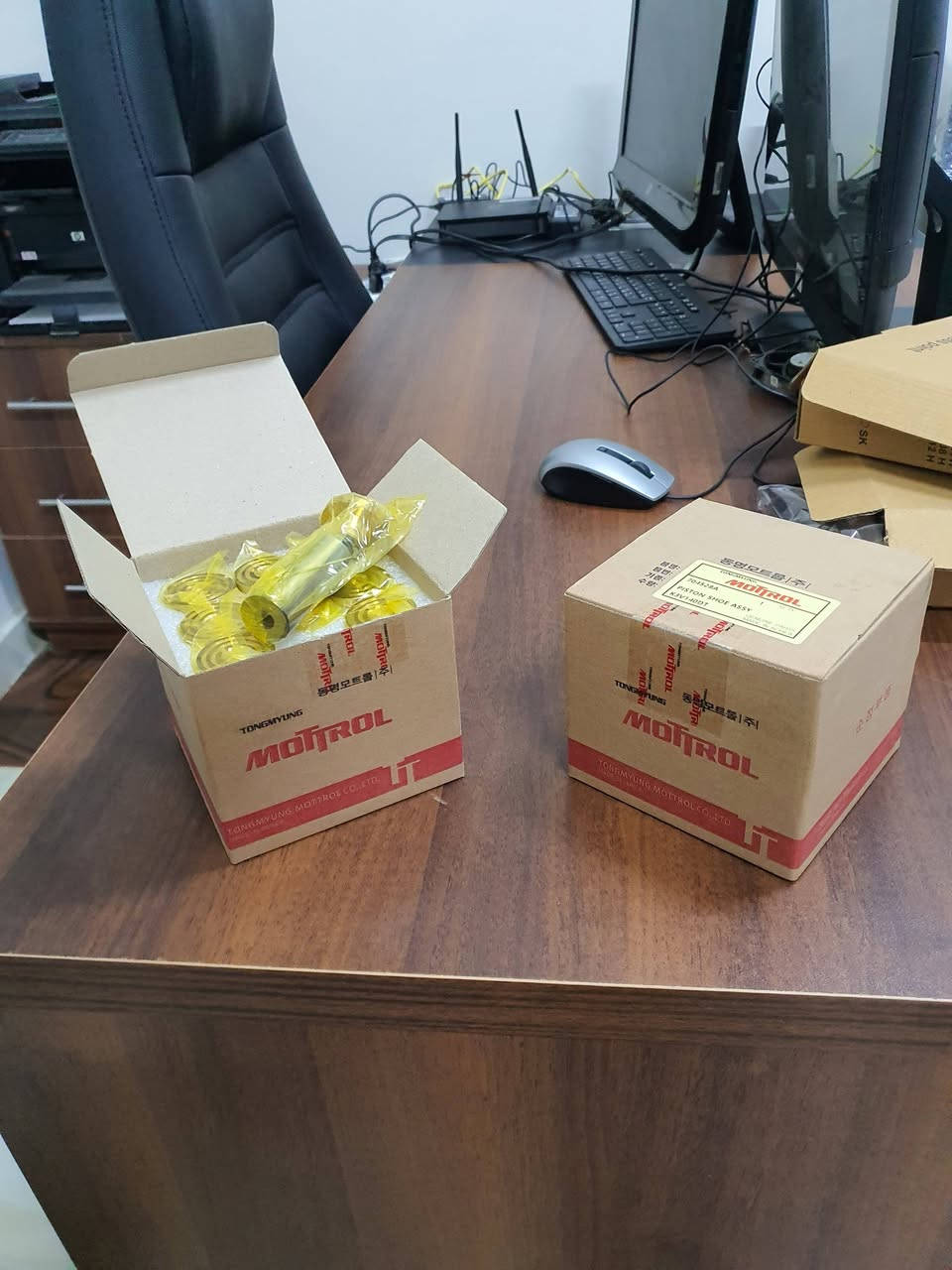 هل سئمت من التوقفات المفاجئة لحفارتك؟ الجودة الرديئة لقطع الغيار هي العدو الأول لربحيتك.
🥇 أعلى جودة لقطع غيار حفارتك .
نحن لا نقدم قطع غيار، بل نقدم ضمان استمرارية عمل معداتك. قطع الغيار الكورية عالية الجودة هي الخيار الأمثل لعمر أطول وأداء لا يتوقف!
✅ الحل الأمثل لطلمبات الهيدروليك:
اطقم سيلات
متخصصون في توريد وعمرة طلمبات الهيدروليك لماركاتك الكبرى:
 * دوسان (DOOSAN)
 * دايو (DAEWOO / DEVELON)
 * فولفو (VOLVO)
 * هيونداي (HYUNDAI)
 * سامسونج (SAMSUNG)
⚙️ القطع الداخلية: السر في الجودة الكورية 
نوفر مجموعات الروتاري (Rotary Groups) والقطع الداخلية بأعلى جودة، مطابقة للمواصفات القياسية:
| المكونات المتاحة | المجموعات المتوفرة |
KAWASAKI 
             K3V112DTP
             K5V140DTP
             K3V140DTP
             K3V180DTP
| ريجوليتور / منظم طلمبة الهيدروليك (الأعلى جودة) | K5V140DTP |
| برميل جلب نحاس مطبوخ وباليتة | K3V140DTP | K3V180DTP
| طقم بستم / كباس / زغادات |
| طقم سوستة، شبكة، وردة مصمتة، بول جايد / بيضة | والمزيد لجميع الموديلات! |
> نضمن لك: دقة متناهية في التصنيع لتقليل الاحتكاك وزيادة عمر الطلمبة، مما يعني توفير المال والوقت في موقع العمل.
> 
🛠️ خدمة العمرة: حلول متكاملة لـ طلمبة الهيدروليك
لا حاجة لتغيير الطلمبة بالكامل! خبرتنا في عمرة طلمبات الهيدروليك تعيدها لك وكأنها جديدة.
لدينا كل ما تحتاجه لصيانة معداتك الكورية:
 * قطع غيار عمرة الموتور
 * قطع غيار طلمبة الهيدروليك
 * أطقم سيلات وحشاوي البساتم، جوانات، كوتشات، تروس.
 * جلب نحاس وحساسات وغيرهمما يلزم حفارتك.
📞 لا تضيع دقيقة عمل أخرى! اتصل بنا الآن:
إذا كنت تعمل في المقاولات، الكسارات، أو المحاجر، فإن جودة قطع الغيار هي استثمارك الأول.
للاستفسار وطلب القطع
 (مكالمة أو واتساب):
010 30059645 
 01030059645
محمود هاشم
شركة الراية لقطع غيار المعدات الثقيلة
#قطع_غيار_حفارات #دوسان #دايو #ديفيلون #هيدروليك #طلمبة_هيدروليك #مقاولات  #DOOSAN #DEVELON #DAEWOO #كسارات #محاجر #حفارات #VOLVO #HYUNDAI #Rotary_group


**إذا كنت صاحب هذا الإعلان وتريد حذفه لأي سبب، رجاءا أرسل رسالة إلى الدعم الفني**