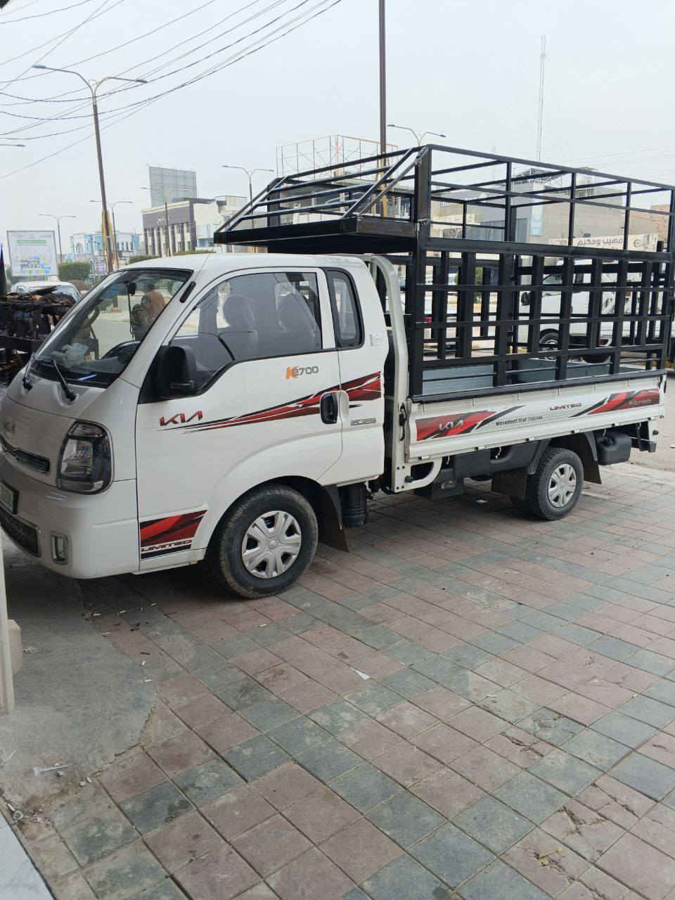 السلام عليكم ورحمة الله وبركاتة
للبيع كيا بنكو 2700 موديل 25 بأسمي ماشيه 6000
بغداد للتواصل
***********
***********
ملاحضه المحجر والجادر احسابه وحد واذا متريده عادي
السياره كامله دوشمه تغليف بنيت شغل وتوكل
