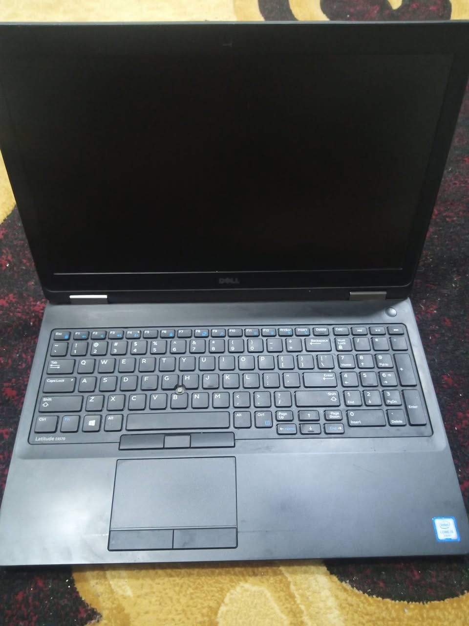 لابتوب نوع DELl الرام 8 كيكا بايت هارد للخزن 256 شرط ضمان لاستفسار ***********
