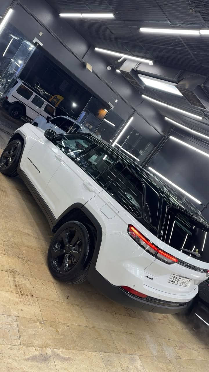 Jeep 2023
5 راكب 

6 سلندر 3.6 

فتحه سقف

تدفئه كشنات

تدفئه ستيرن

صندوق كهرباء

رادار امامي

رادار جانبي

رادار خلفي

هيتر مري

تشغيل عن بعد

شاحن لاسلكي 

حساسات خلفيه

ماشيه 40mi 

السعر 32500$ 

حادث السياره : جاملغ + بنيد بدون ايرباك مبدلات نفس الون مع الدعاميه اصلي نفس الون بدون صبغ 

***********

ملاحظه : مغلفها توكلر ppf اسود ضمان 5 سنوات
