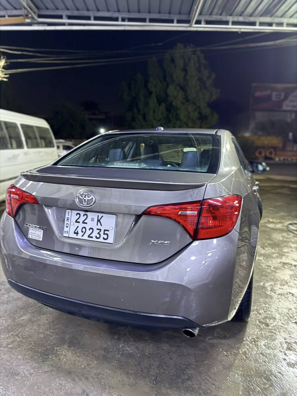 السلام عليكم
كورلا 2017 xse فول اعلة فئة بل كورلا 
حادثهة سرقة جاملغات امامية 2 وبنيد صبغ فقط بدون ايرباك ماشية 88mil محرك 1800 الون فيلي السيارة باسمي
المواصفات 
رادار امامي 
مانع اصطدام
تحديد مسار 
لايتات زنون
تدفئة كشنات 
كشنات جلد 
شفتات ستيرن 
مثبت سرعة 
فتحة 
بصمة 
دخول ذكي 
مكان السيارة بغداد
الرقم للتواصل ***********
