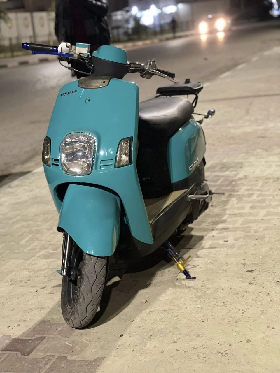 سلام عليكم شباب ماكس بوليس للبيع ماصارلة هواي من طالهة لونهة اسود ومصبوغة صبغ حراري دراجة بلادية وين ميعجبك افحص. حيل متوازي على فلوسها. دراجة مال جناي الله شاهد متعوب عليها عندي ظرف وريد ابيعها مكاني بلكوفة وشراي بخدمتة ***********
