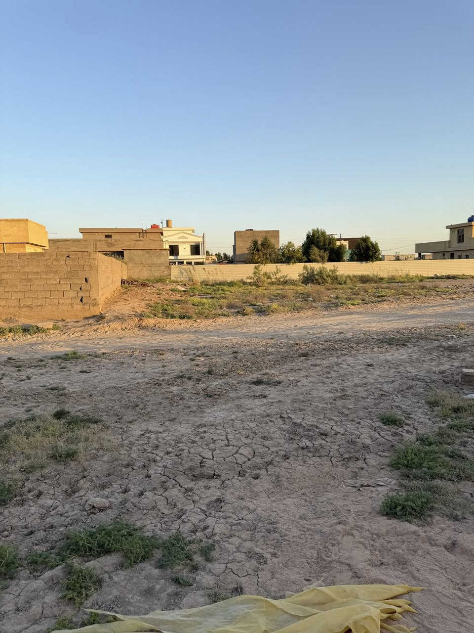نص دونم مجاور جامع المدينه المنوره خلف افران الزيتون واجهه 22 
سند 25 اقرار محكمه 
السعر 150 مليون 
‭***********‬
