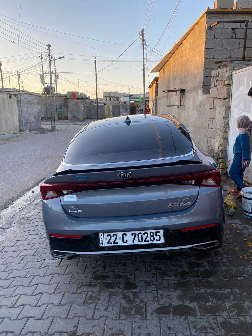 السلام عليكم K5 2021 السياره حادثها بنيد سياره فول عده التنته سياره جاهز من كلشي ***********
