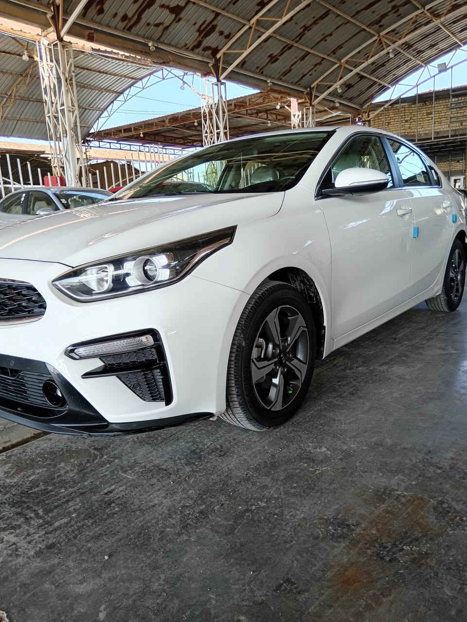 كيا سيراتو خليجي ٢٠١٩
مكفوله  السياره جديده رقم بغداد انكليزي بأسمي مداور ثاني يوم بدون قطره صبغ ولا تبديل فقط ملاحظات 
الموصفات فول عدا الفتحه
بصمه تشغيل + بصمات ابواب
تشغيل عن بعد + جنطه ذكيه 
محرك ١٦٠٠ اقتصادي بدون ادوانز
فول تحكم استيرن    
حساس امامي دكمه    + حساس خلفي
كشنات مغلفه     + الارضيه جلد+ الجنطه جلد
مري شفط      + اشاير مري + نظام ترحيب
شاشه عطلات       ماشيه 100 الف حقيقي قابله للزياده 
بصمات عدد ٢.        تبريد قطعتين
٣ انظمة عاي وسبورت واقتصادي
خمسه ويل كب.   سبير جديد ما مستعمل
لد امامي.     + لد خلفي
***********
