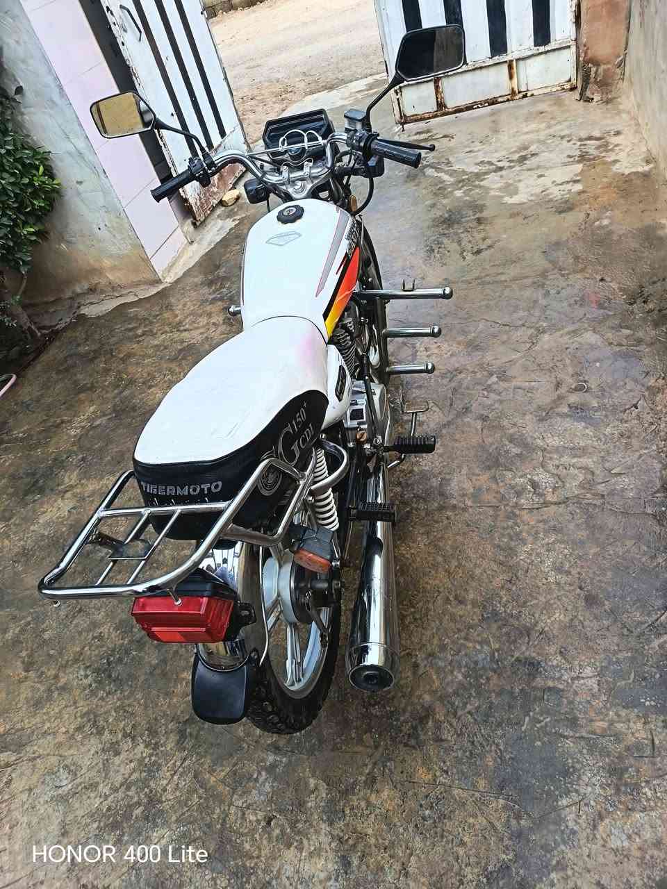 دراجة سيفان موديل 21 اوراق كامله كهربايات شغاله سلف هندر شغال الاتصال على الرقم ***********
