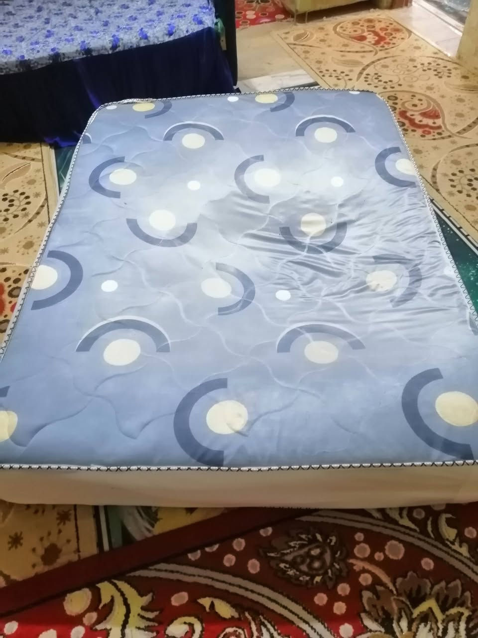 دوشك بي هاي الخسفه
الطول ٢١٠ سم
العرض ١٥٠ سم
شتنطوني بي هاي هيه والماعنده ياخذه بلاش


**إذا كنت صاحب هذا الإعلان وتريد حذفه لأي سبب، رجاءا أرسل رسالة إلى الدعم الفني**