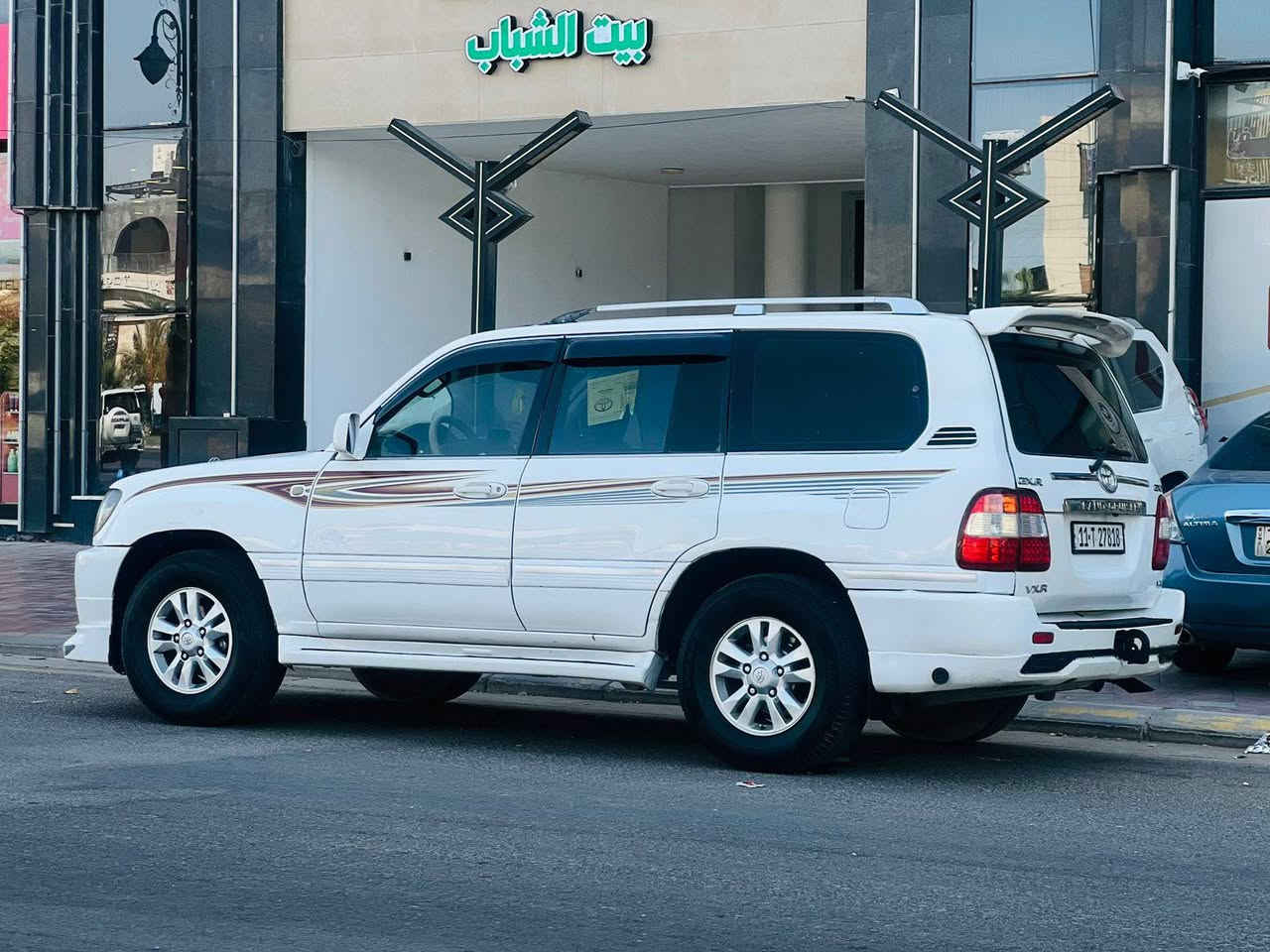 لاندكروز خليجي مديل 2003محدث 2007 سعر 128 قابل للتفاوض الأستفسار اتصل *********** مكفوله كفاله عامه من الضربه وتبديل بيه قطعتين صبق جماليه  فول مواصفات GXR واحد على واحد فتحه سقف تحكم ستيرن شاشه كبيره كامره خلفيه دواره كشنات كهربائي داخل بيجي مري كهربائي شفط اريل كهربائي حساسات امامي وخلفي ثلاجه دبل تانكي 7 راكب 3 قطع تبريد مكينه 6️⃣ سلندر مكينه وكير مكفولات منضومه غاز80التر حداديه جديده تخم تاير تبريد ثلج ❄️ رقم بغداد نكليزي مشروع وطني سنويه ل 29 مكان سياره كربلاء
