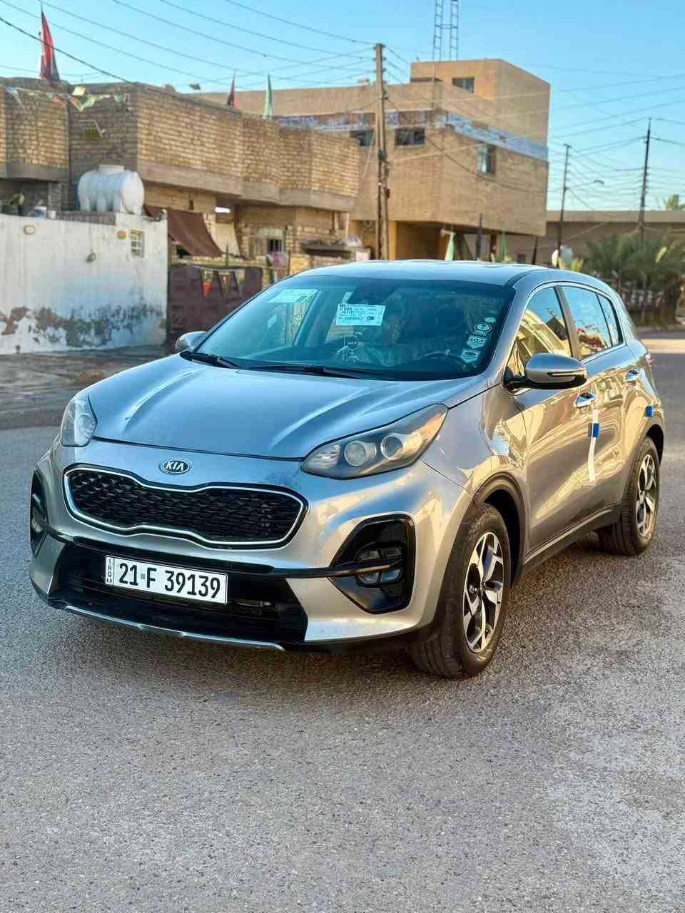 سبورتج 2020 مواصفات نص فول وارد أمريكي كفاله من الصبغ بيها مكانين بارد وسونار مرفق سياره مكفوله من الحادث جديده بمعنه الكلمه كفاله عامة وكهرباىيات على وضع شركة ماشية 66 الف حقيقي سياره جاهزه من كلش رقم سليمانية دولي وبسمي تحويل وكاله ثانيوم السعر 147 وبيها مجال بصيط العنوان بغداد رصافة لاستفسار ***********
