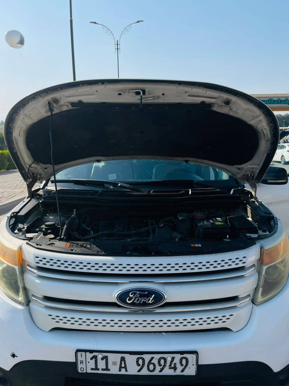 السلام عليكم
فورد اكسبلور 2011    وارد خليجي شركة نيفا
بأسمي رقم انكليزي الجديد 3.5 6vابيض خليجي كلين السياره فقط شبر بالجاملغ الامامي 
سياره فتحة سقف
تشغيل عن بعد
حساسات خلفيه
اشاير بالمري
داخل جلد وكهرباء 
شاشه كبيرة 
كير و مكينه كفالة
شاشه كبيره وجديده اني شديتها على ايدي
تبريد قطعتين ثلج
سياره فول  موصفات حلوه
السعر ١٣٥وبيها مجال 
 للبيع او مراوس .
رقم الهاتف ***********
