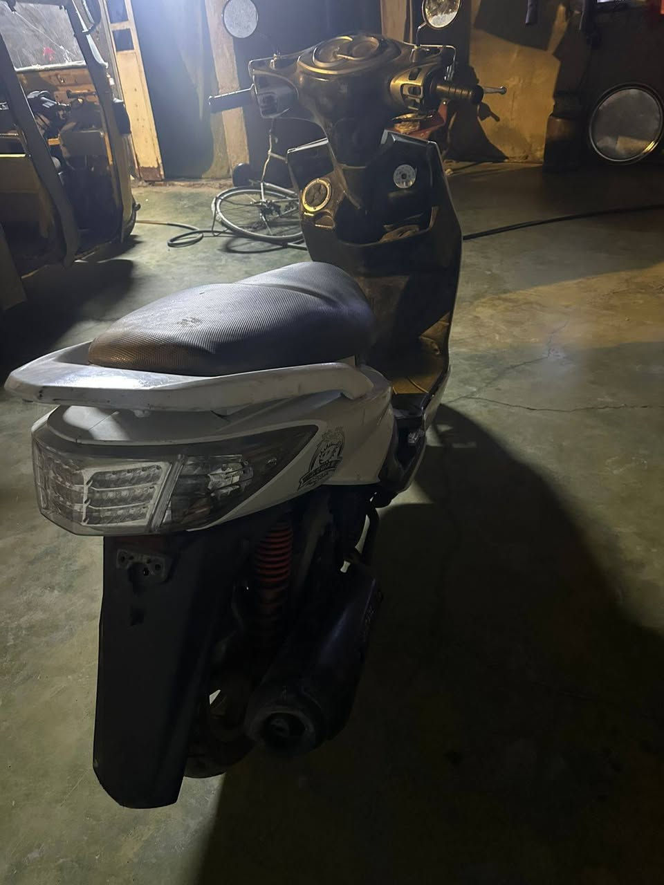 سكنس فحل للبيع بلادي صار 3اشهر من نازله من الرمبه السعر 900وبيها مجال بسيط مكان بغداد تقاطع النهروان ***********
