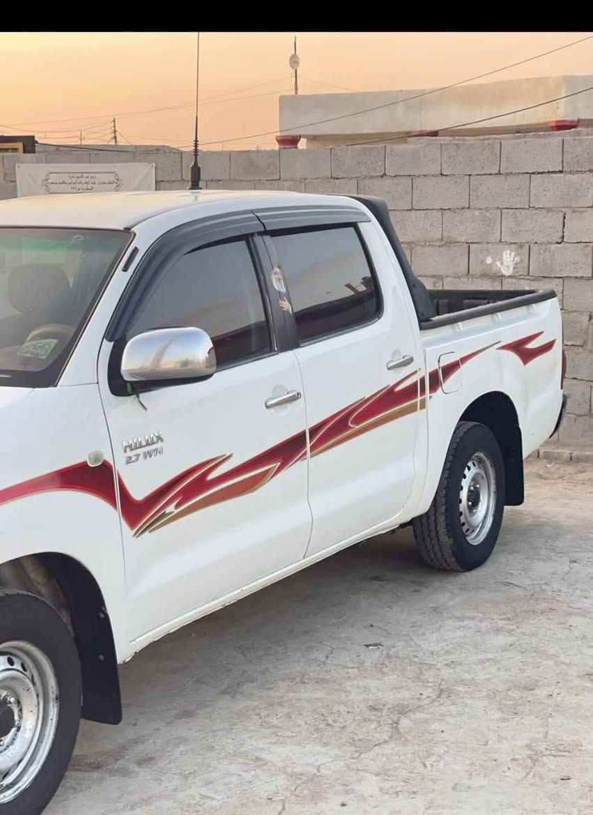 السلام عليكم سياره البيع فلونزا موديل 2006 مكفوله كفاله عامه محرك لاينقص ولايبخر رقم بصره انكيزي تايرات حداديه جاهزه من كلشي دواخل جدد مكاني بصره  السعر 120وبيه مجالل رقم الهاتف ***********
