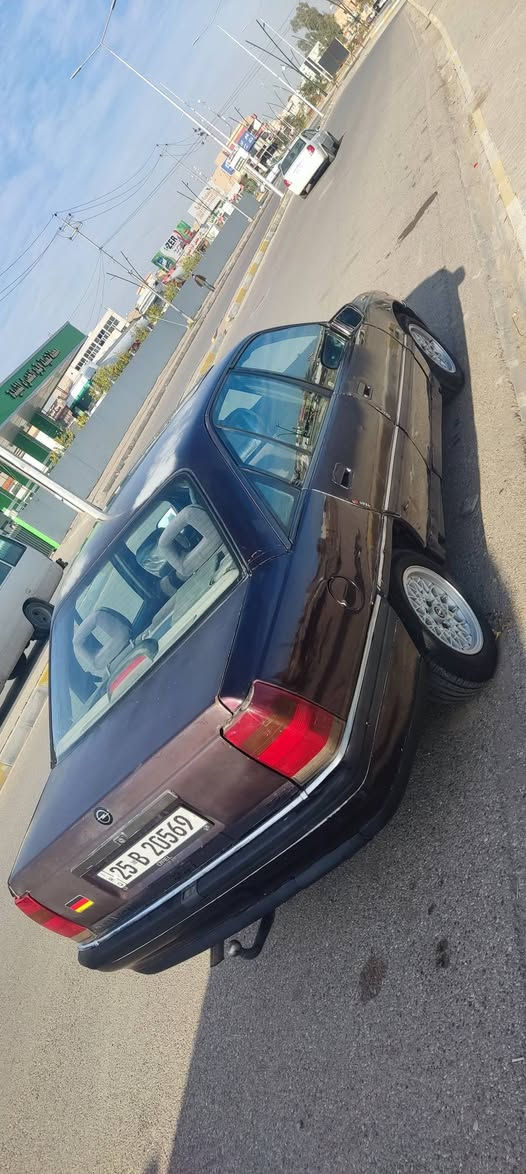 اوبل اوميگا للبيع
موديل 1990 
رقم كركوك انگليزي بسمي  هزه جديده 
محرك 20 گير عادي بداية بخار 
مكاني كركوك 
سعر 28 
***********
