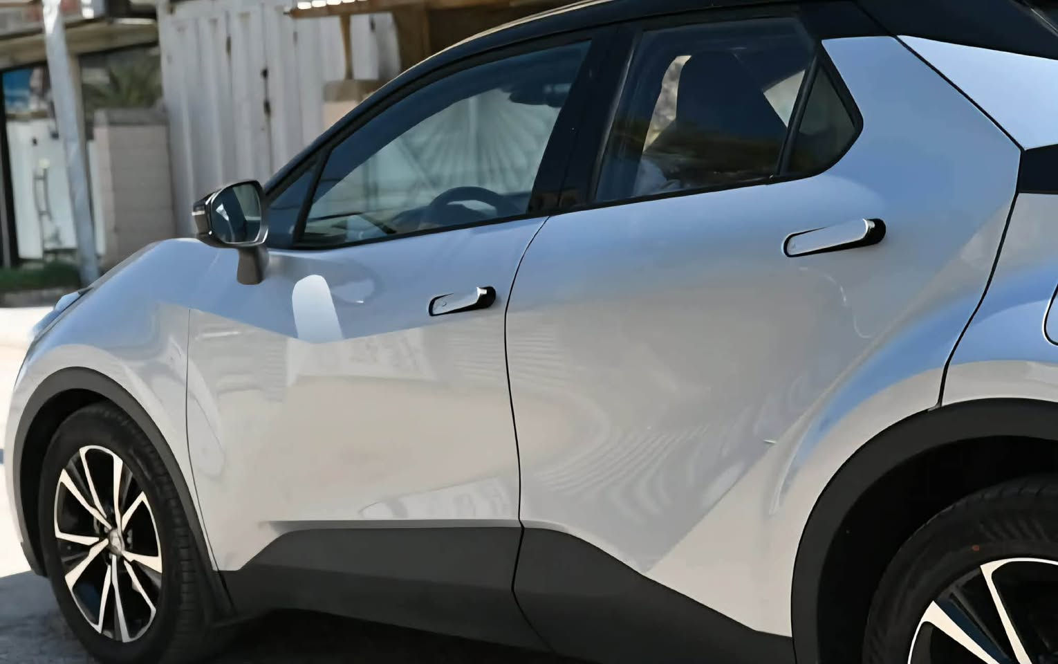 Toyota C-HR
تعلن عن انطلاق جيلها الثاني لعام 2024 

تويوتا : C-HR موديل 2024 هايبرد
 
تصميم عصري وهيبة محرك هايبرد سعة  1800 لتر كورلا يجمع بين البنزين والكهرباء
  
ناقل حركة CVT إلكتروني لتحقيق أعلى كفاءة في استهلاك الوقود  

نظام دفع أمامي مع توازن مثالي للقيادة اليوميه

كفاءة استثنائية في استهلاك الوقود
  
باقة أنظمة الأمان Toyota Safety Sense، منها: 
تنبيه ما قبل التصادم  
 رادار مثبت السرعة الذكي  
نظام المحافظة على المسار

نظام صوتي فاخر JBL بـ 8 سماعة

شاشة ترفيهية عالية الدقة بحجم 12.3 إنش مع أندرويد أوتو وأبل كار
‎                                                                                               فول مواصفات عدا الفتحه
وجلد
 ترحيب عند الاقتراب

 قماره لون اسود 
السياره : بيها طخه بسيطه في الجاملغ الايمن مصبوع وبارد بحافة الباب الايمن الامامي 
عداد السياره : ٧٥٠٠ وقابل للزياده 

للستفسار الاتصال على الرقم ***********
