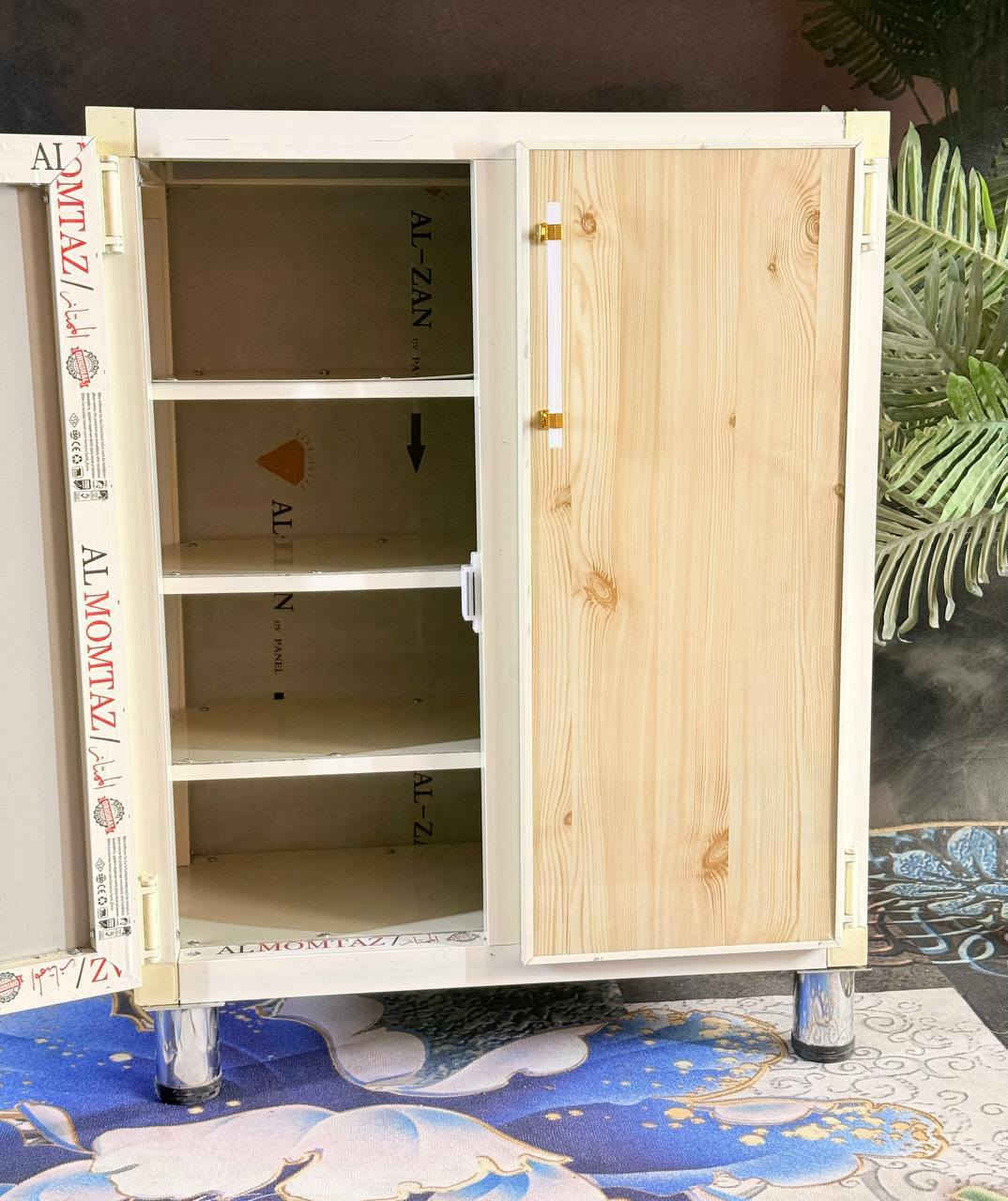 ✨ جزامة أحذية أنيقة من الألمنيوم ✨
📌 المواصفات:
 • بوري ألمنيوم عالي الجودة.
 • رفوف كابون: تمنع الروائح وتحمي الأحذية من الغبار، ومياه الأمطار، وأشعة الشمس.
 • أرجل سل استيل لمتانة وثبات أكبر.
 • عدد الخانات: 4

📏 القياسات:
 • الارتفاع: 90 سم
 • العرض: 70 سم
 • العمق: 36 سم
🚘يوجد خدمة توصيل لجمـيع آلمـحآفظـآت 😍للطـلب وآلآسـتفسـآر مـرآسـله آلصـفحه

( خطوات الحجز ) 
1 - ارسال صورة الموديل 🌠
2 -ارسال رقم الهاتف 📞 والعنوان 🏡


**إذا كنت صاحب هذا الإعلان وتريد حذفه لأي سبب، رجاءا أرسل رسالة إلى الدعم الفني**