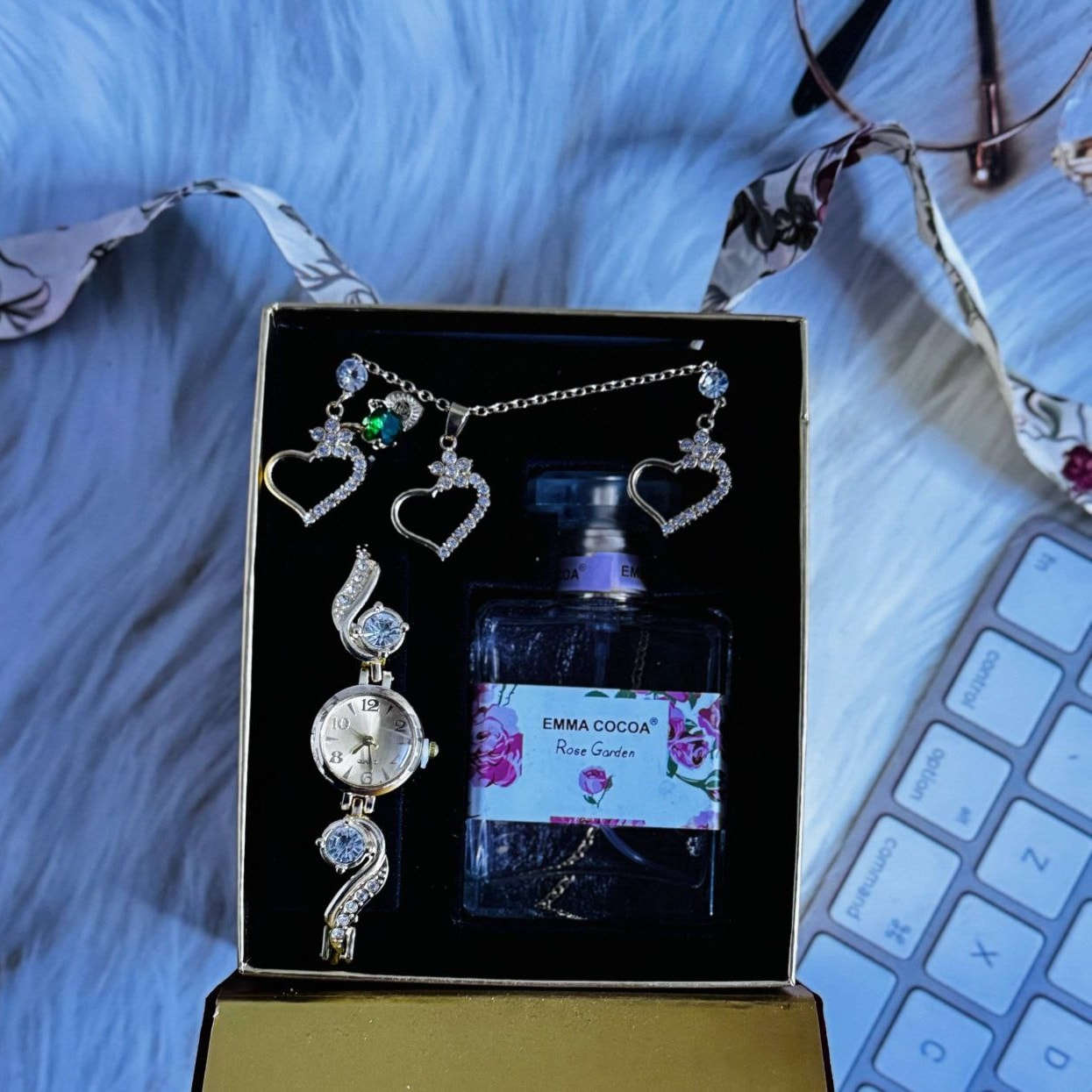 كُل عَام وأنتَ أنا، وأنا أنت كُل عَام ونحنُ معًا ❤️.

هدية عيد الحب ❤️😘 

هدية نسائية مميزة ومختلفة ✨❤️

تجمع الجمال والفخامة والاناقة ✨❤️

عبر عن حبك بذوقك هدية نسائية لطيفة تحتوي على.... 

كتاب قصة الخاتم في داخله خاتم 💍👑🛍️

بوكس نسائي على شكل حقيبة 
جميل جداً 👛🎀🎁

البوكس يحتوي على سيت اكسسوارات نسائي مع عطر نسائي ✨🎁🤞🏻 
كل هذا الجمال يجيك بكيس خاص بالهداية وكارت معايدة حسب الطلب ✨ 😍 🦋 
#هداية_عيد_الحب #هداية #سامراء_صلاح_الدين #الناصرية_بغداد_السماوه_البصرة_العمارة #يوجد_لدينا_خدمة_توصيل


**إذا كنت صاحب هذا الإعلان وتريد حذفه لأي سبب، رجاءا أرسل رسالة إلى الدعم الفني**