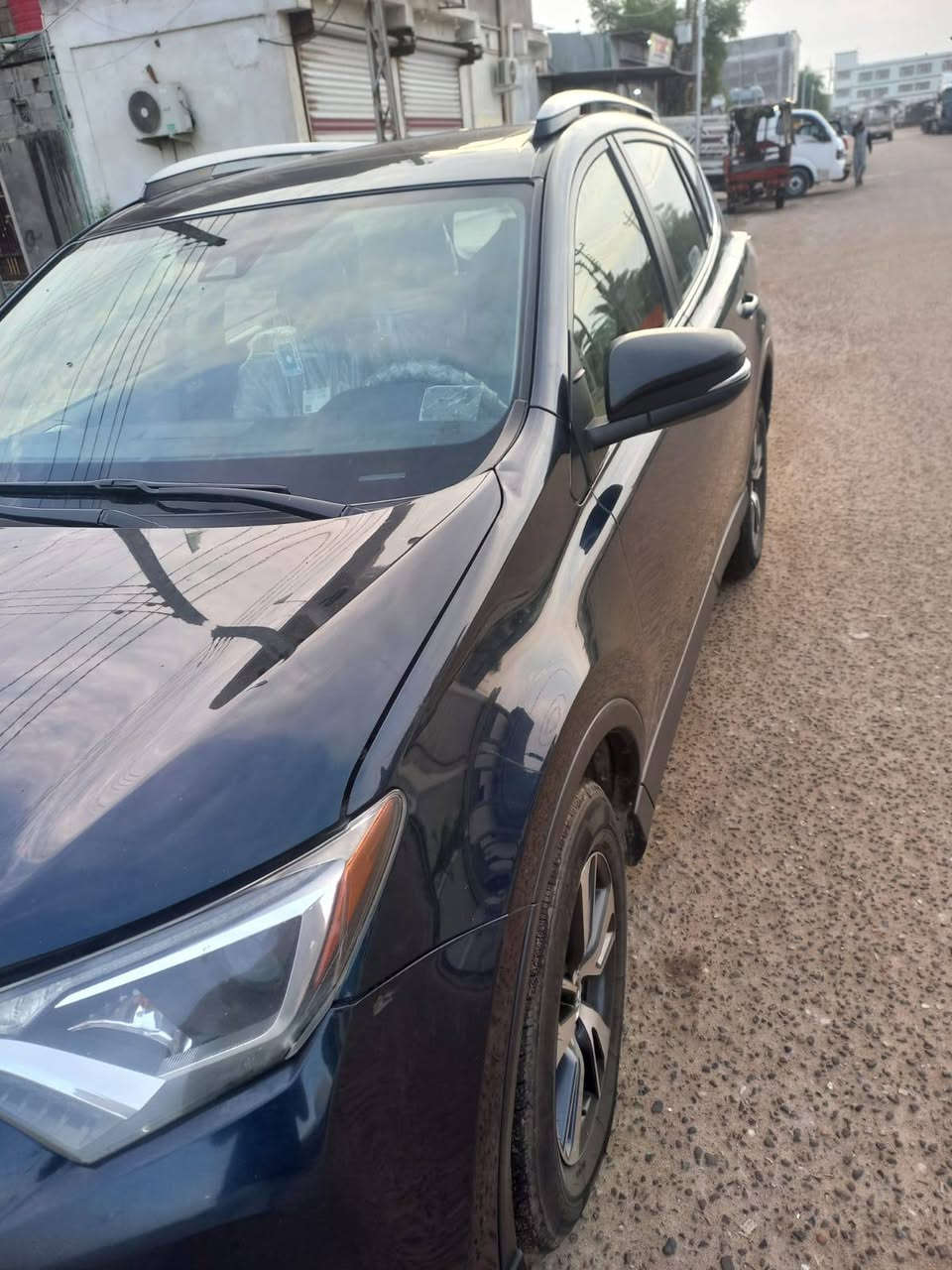 السلام عليكم
راف فور ٢٠١٨
فول
بصمة 
فتحة
XLE
كامرة
تحكم ستيرن السعر 170 وبيها مجال اللاستفسار الاتصال على الرقم ***********
