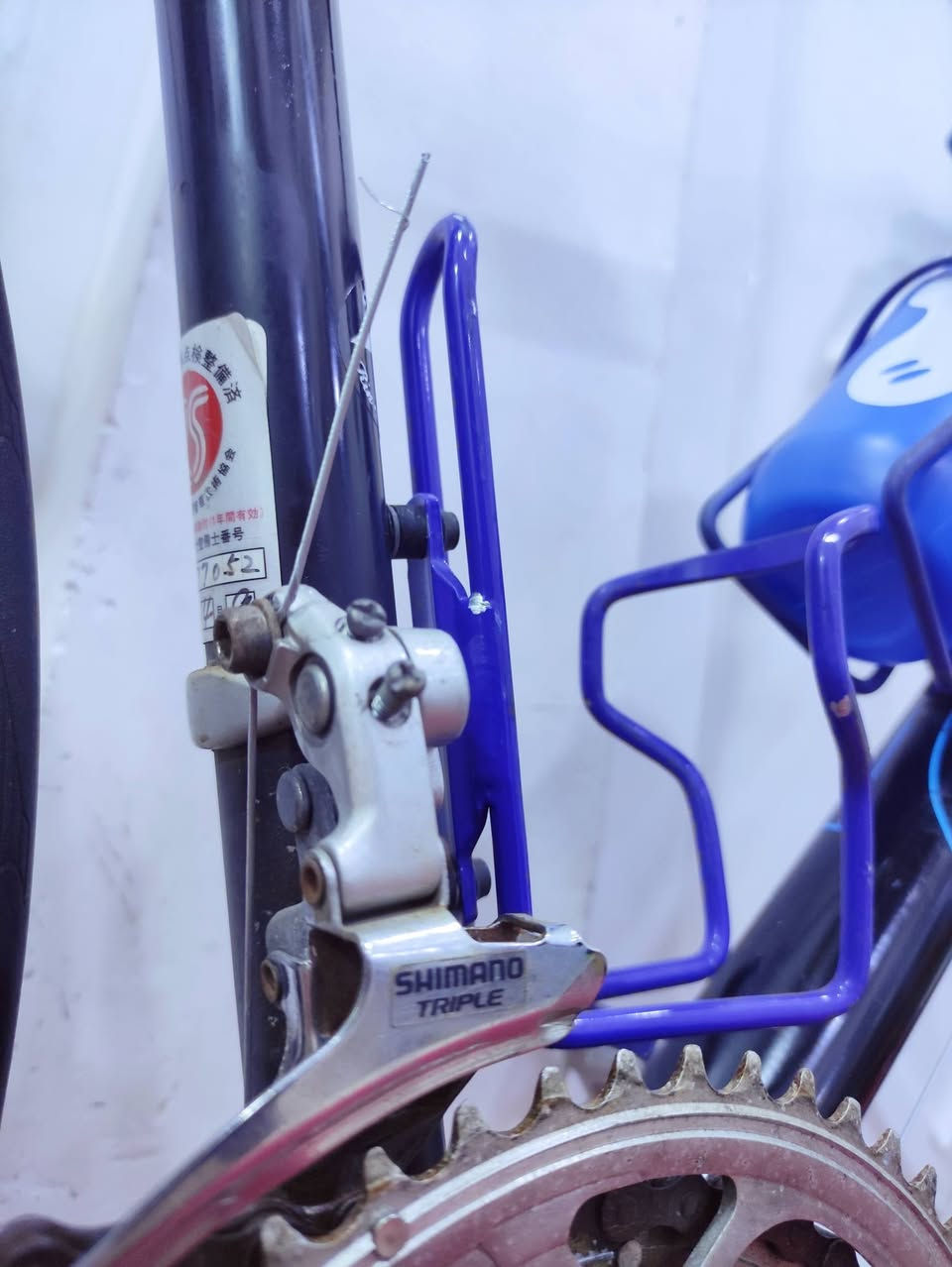 السلام عليكم
دراجه #سباق_رود ماركة #GIANT  جيانت العالمية غنيه التعريف

صنع ياباني اصلي مختوم اورجنال..لون أسود لامع مطعم بأزرق

حجم 28 (C700) قياس 52 CM لشة عالية وضخمه وحديثة

فوول المنيوم خفيف جدا سرعه وانسيابيه وسلاسه مو طبيعيه 

سستم شيمانو كامل #لعابات_دولي بريكات ستيرن مزدوج 

بريكات مساعد وبريكات مع الكير متصل من ماركة TEKTRO

وياله بولبرين ماركة زوم طبقتين مخصصة للسباقات والسرعة

تايرات كتان اصليه نقشه ناعمه ماركة #ROAD_SPEED 🏁

كمبليونات وياله وسرج سلايت مختوم شيمانو...سرج طبي اصلي

🔴الدراجه قطعه مال حاويه غير مستخدمه داخل العراق 
    ليبل واحد ختم واحد ما مبدل بيها برغي على وضع الشركه 
    بدون اي نقص كامله وجاهزه

المكان موصل الجانب الايسر....السعر 250 (ثابت_نهايتة)

يوجد توصيل بغداد وجميع المحافضات 

رقمي للتواصل ***********
