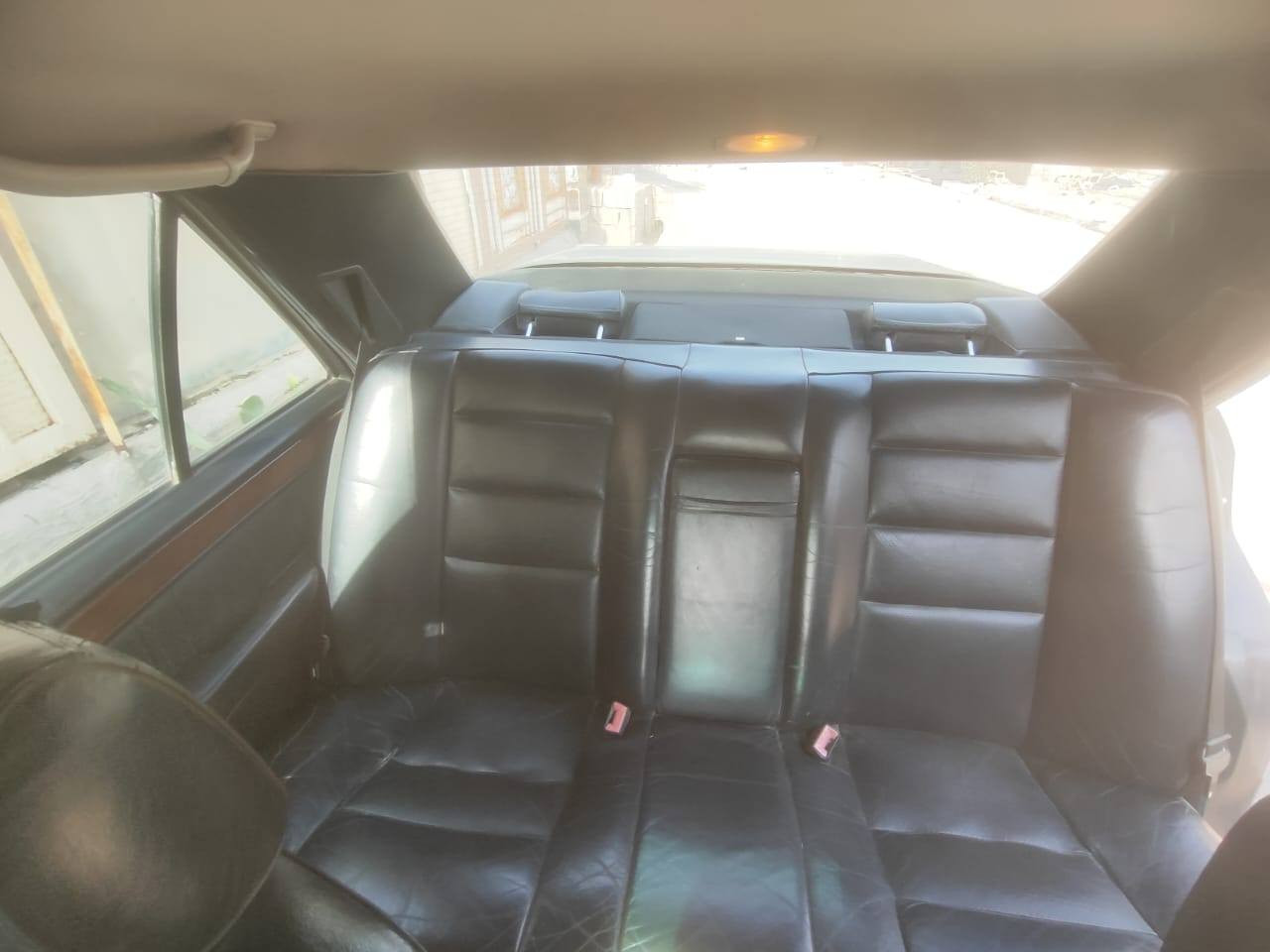 سلام عليكم...
مرسيدس دب e300 موديل 1992 محرك ٣٠٠ رقم صلاح الدين 
مكانها ديالى 
***********
