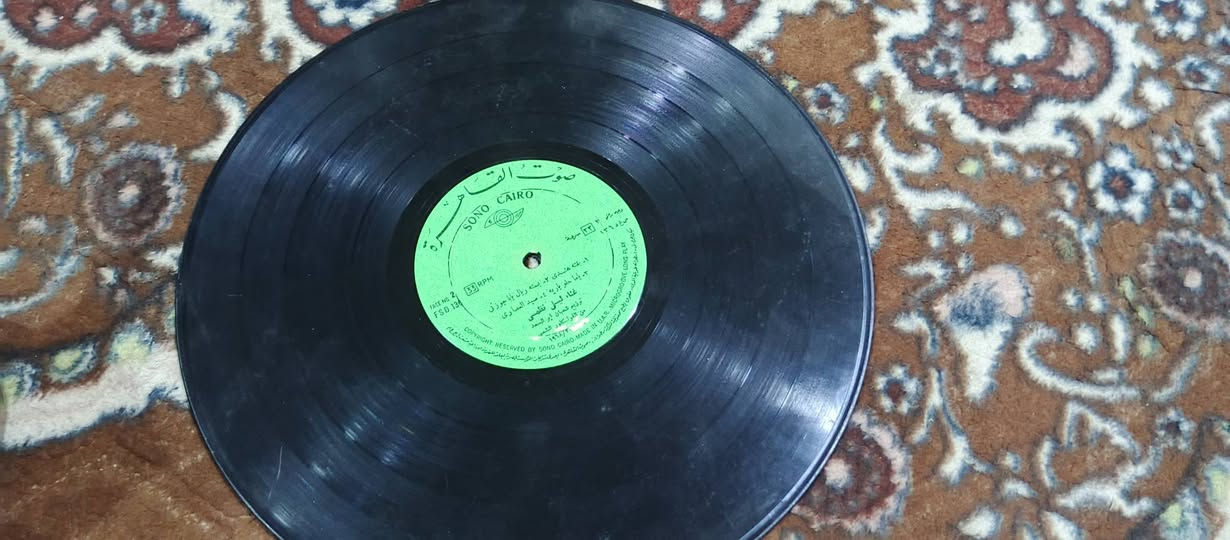 السلام عليكم سطوانات قديمه البيع سعر 150تلفون ***********
