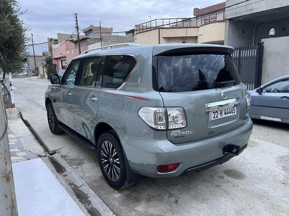 بترول خليجي 2012
لون راقي الأخضر زيتونى
محرك مرغوب  SE
بدون صبغ وحادث كلين تايتل
كير ومحرك بشرط ما مفتوح
رقم وسنويه جديد وبأسمى 
سعر ٢٤٥
***********
***********
