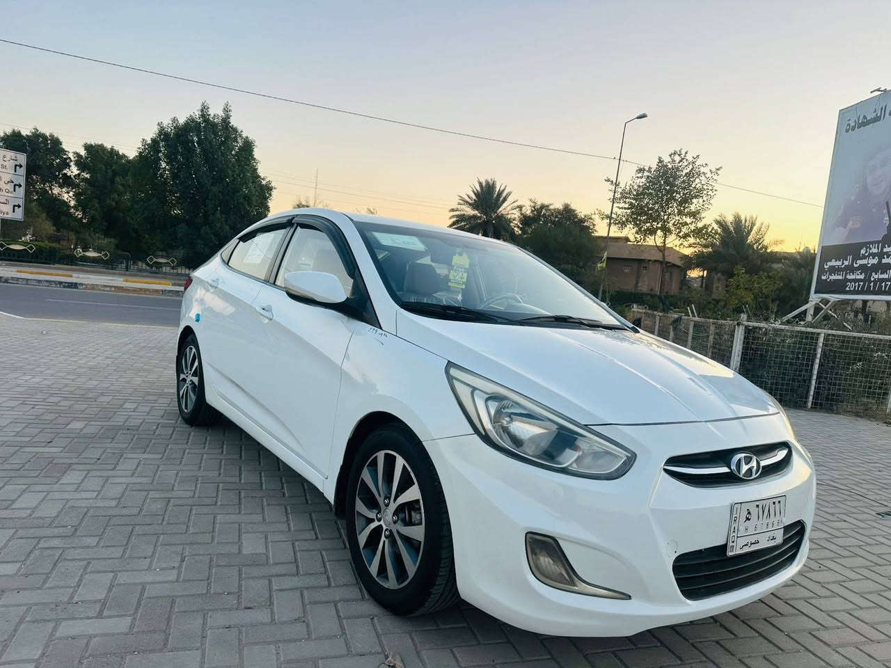 سلام عليكم من رخصة الادمن اكسنت لبيع سيارة جاهزة مكينة كير صدر جديد بيها صبغ الدوسة وربع الباب فقط باقي السيارة كفالة موديل 2016 السعر 103وبيها مجال مكان السيارة البياع ممتواجد على الفيس الاتصال ***********
