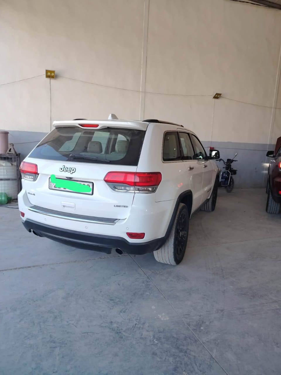 السلام عليكم
سيارة جيب لاريدو للبيع 
السياره فول خليجي ابيض
موديل 2014 
گير طيارة
ماشية 159 كيلومتر
بنوراما
الرقم اربيل 
بصمه 
السيارة مكفولة وحلوة وبالعافية
بس البنيد كلير والسونار موجود
المكان / ديالى 
السعر 225 ومجال بسيط 
***********
