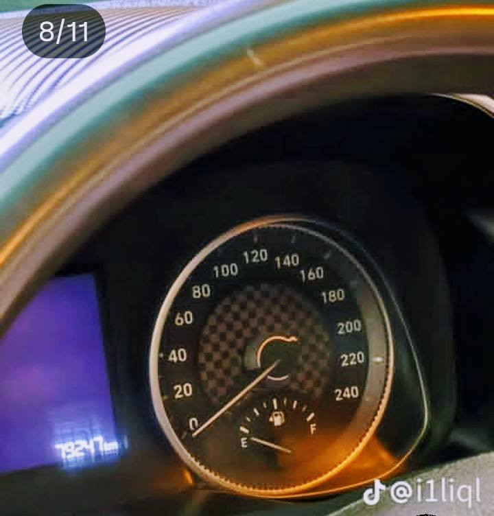 الاتصال على رقم وتساب مذكور بصورة وليس ماسنجر سياره جديده ونظيفه وسعره زين مناسب والي يشتريه يكللهم من طرف زهرة الشمس بلماسنجر
