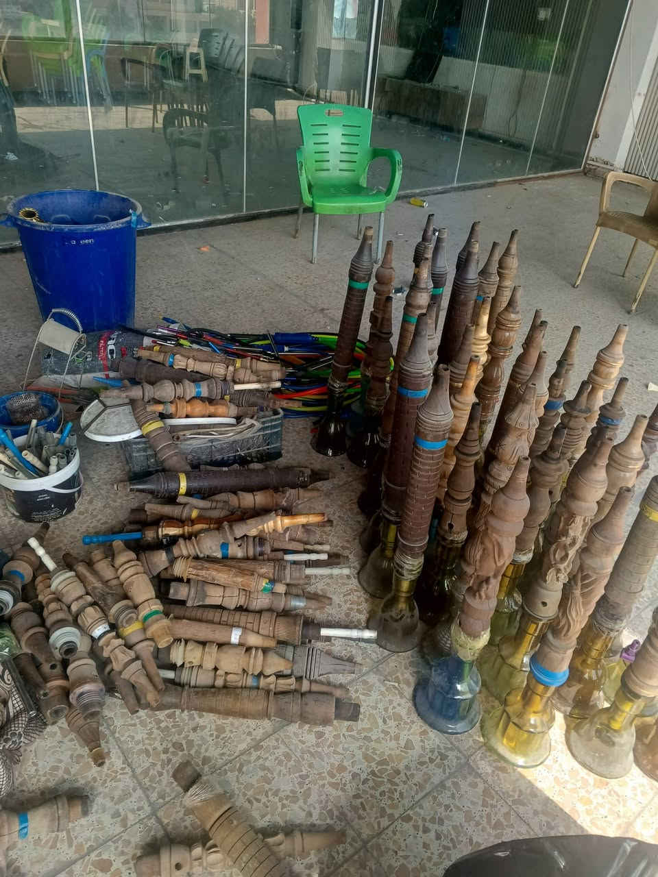 سلام عليكم
غراض كوفي للبيع 
ميوزه حديد مال دومله العدد ٨ 
نراكيل كامله مع ملحقاته انضاف العدد ٢٠٠ 
نجف 
شارع المدينه 
***********
