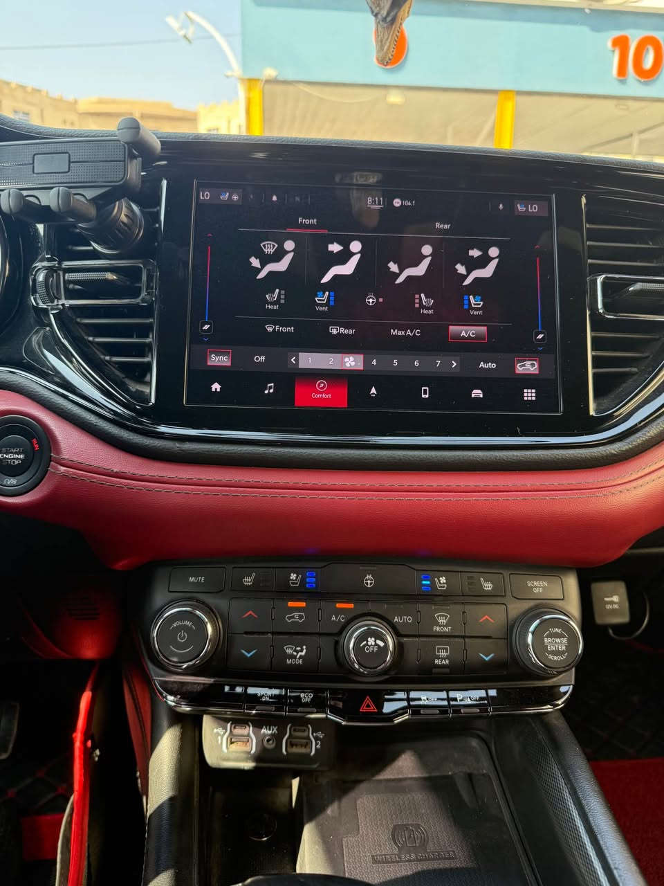 دورنكو RT موديل   2021
فول عدى الفتحه RT معروف مواصفاته  
السيارة مكفوله كلين بدون صبغ و تبديل 

‏سيارة رقم دهوك 
              
المسافة المقطوعة:      80   ألف   Miles 
حجم محرك : V8 5.7  مواصفات: RT 

‏بصمة تشغيل
كشن تدفية + تبريد
بصمة ابواب 
كشنات جلد كهربائي 
كشنات خزن وضعيات 
كشنات خلفية تدفئة 
تدفئة ستيرن 
ستيرن كهربائي 
شفتات ستيرن 
رادار خلفي  توقف ذاتي
وضعيات قيادة سبورت نورمال ايكو 
مقاعد صف ثالث 
دفع رباعي 4*4
صندوك كهربائي
تشغيل عن بعد 
تبريد 3 قطع 
نظام خرائط 
فتحات بنيد 
شاشة كبيرة 
شاحن وايرليس
حساسات امامية خلفية 
لايت زينون LED
ملاحظه : السيارة مكفوله كلين بدون قطرة صبغ ولا تبديل 
مكان السيارة : اربيل قرب القلعة 
للاستفسار :  *********** Singapore
