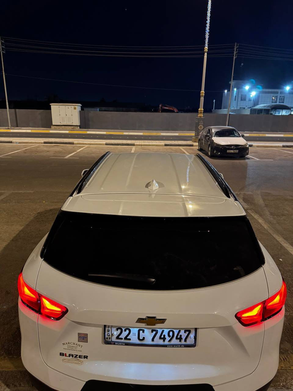 السلام عليكم بلايزر مديل2020للبيع  فقط.رقم دولي اربيل مكان السياره كربلاء.   السياره داخله الى العراق كلين فقط دعاميه نازله ومرجعيها نفسها كما موضح بالسونار وبالعراق انطخت حافه البنيد ونصبغ ربع البنيد كما موضح في الصور السياره سته سلندر فول ماعدا البانوراما ثلاث انظمه قياده تحكمات شفتات سرعه توقف ذاتي الكشنات كهربائيه وتدفئه للكشنات جنطه كهربائيه  ماشيه 60ألف ميل  السياره جاهزه من كلشي تخم تاير جديد وكيير ومكينه كفاله السعر 218للاستفسار ***********
