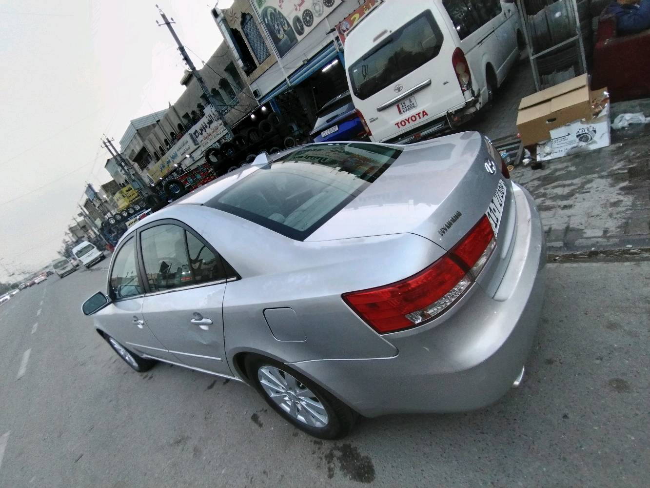 السلام عليكم ✋
SONATAللبيع🚗.....
موديل 2006....... 
وارد امريكي 🇺🇸.......
رقم بغداد دولي بسمي......
مكينه وكير مكفولات.....
3300 V6🚀.......
تحكم ستيرن......
مقاعد قماش........
دبل صالنصه.......
سبير دولي زيرو......
سيارة كلين.....
بس بيه صبغ حزام أثر جراد.......
شاشه اندرويد.....
تبريد ثلج ❄️........
عداد سرعة 260🚀.......
دوسة مختومه من SONATA....
ويل كب اصلي........
صالنصه كروم..........
دشبول جلد.......
سيارة جاهزة......
💰السعر 93 وبيه مجال بسيط.....
📍مكان بغداد حي العامل شارع ٧ نيسان
☎️رقم الهاتف *********** واتس✅
