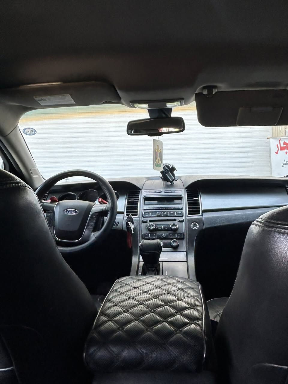 السلام عليكم:
فورد تورس مديل 11 السياره كلين بدون حادث بدون صبغ 

جاهزه من كلشي مابيها اي نقص 

محرك كير حداديه كله مكفول 

سنويه جديد باسمي 

كشنات جلد الامام كهرباء

لايتات زنون 

تبريد خلفي 

تحكم ستيرن 

كير شفتات رياضي

مثبت سرعه 

وبعد باقي المواصفات معروفه 

***********

السعر 107
