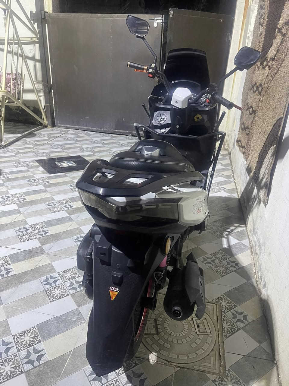 السلام عليكم دراجه كوست صيني نقصه هندر موديل ٢٠٢٤ سعره ٤٢٥وبيه مجال ***********
