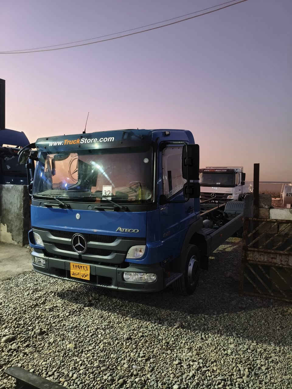 موديل 2009طول 625سم فول مواصفات عجم 818 خلف جوبليس موجود في معرض ابو ميلان اربيل  طريق كركوك مقابل قرية كرده رشه 
***********
***********
***********
