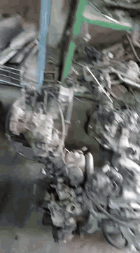 سلام عليكم 
متوفر غراض تفصيخ جميع سيارات الايرانيه والكورية 
ومتوفر جميع مكاين وكيوره
 سايبا طيبه بيجو بارس سمند 
ومتوفر تحويره كامله كورلا نحله ومكينه كورلا  ام جف 
متوفر غراض شيري A5 
وعراض شيري كوين 
وتفصيخ سياره كامله QQ 
موقع كراج 
قوس بغداد منطقة النتصار مقابيل مقر الحشد 
بداره ابو كرار 
رقم الهاتف ***********
