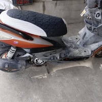 شباب دراجه سكنس فحل نازل دراجه حلوه ونظيفه بيها زوج كلتشات بيها صدر ري...