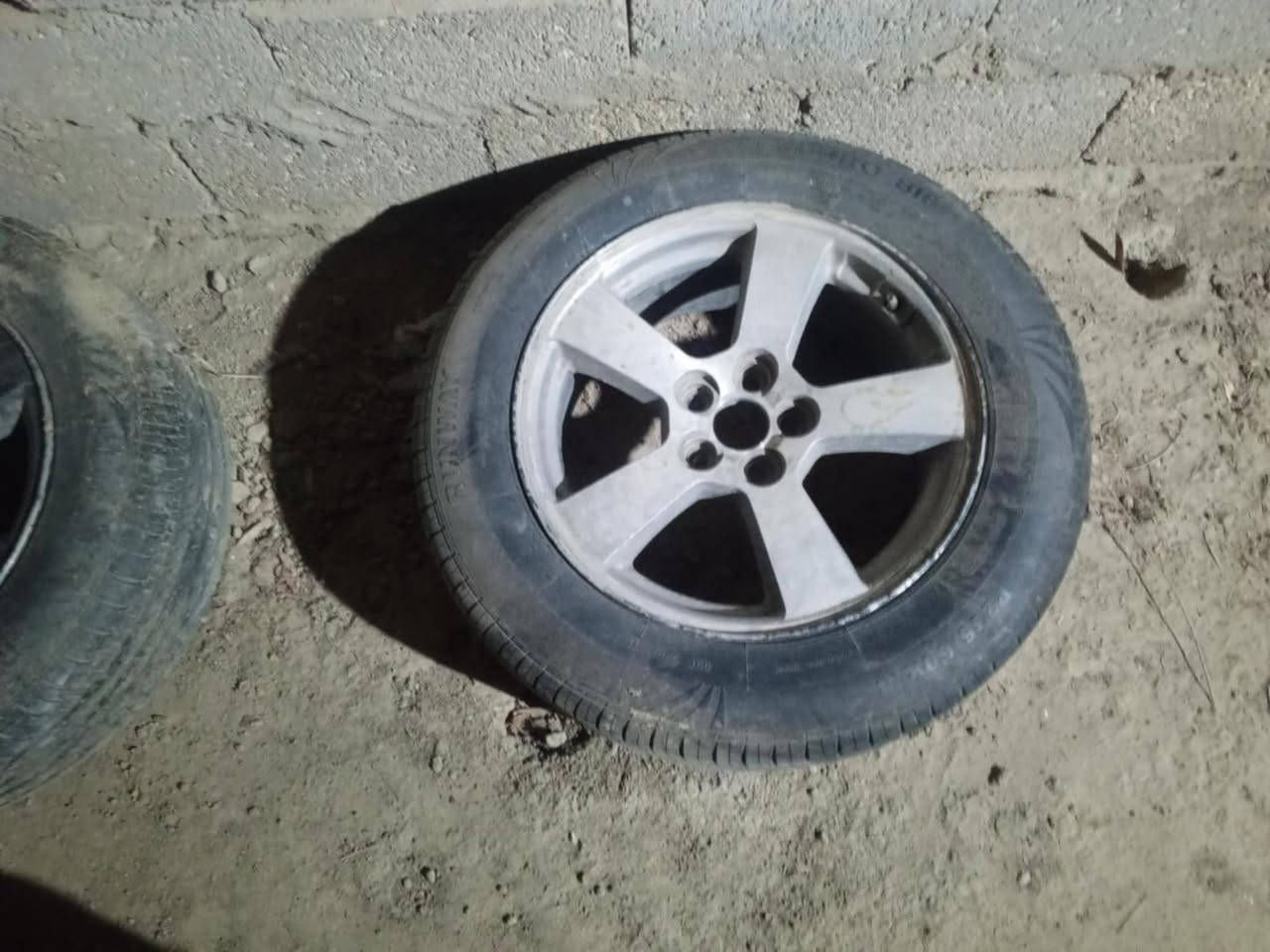 السلام عليكم عندي هذا الويل جارجر حجم ١٨ بي تخم تاير الي يفيده يراسلني


**إذا كنت صاحب هذا الإعلان وتريد حذفه لأي سبب، رجاءا أرسل رسالة إلى الدعم الفني**