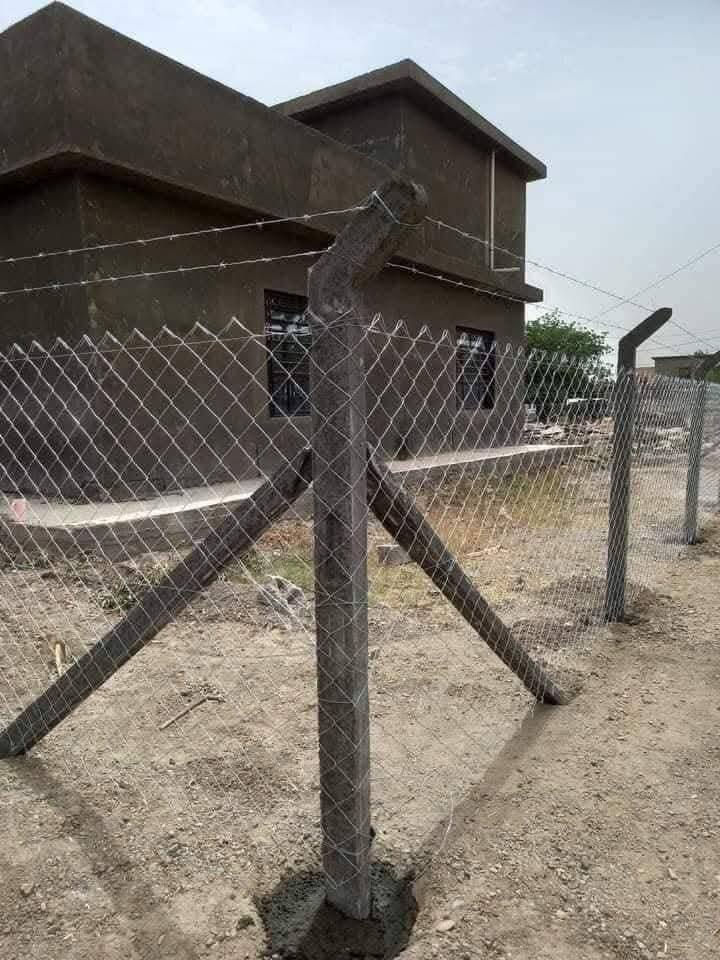 الى اصحاب البساتين و الحقول و كذلك البيوت يتوفر لدينا دنك كونكريت للطالب والاستفسار.  الاتصال على الرقم ***********
