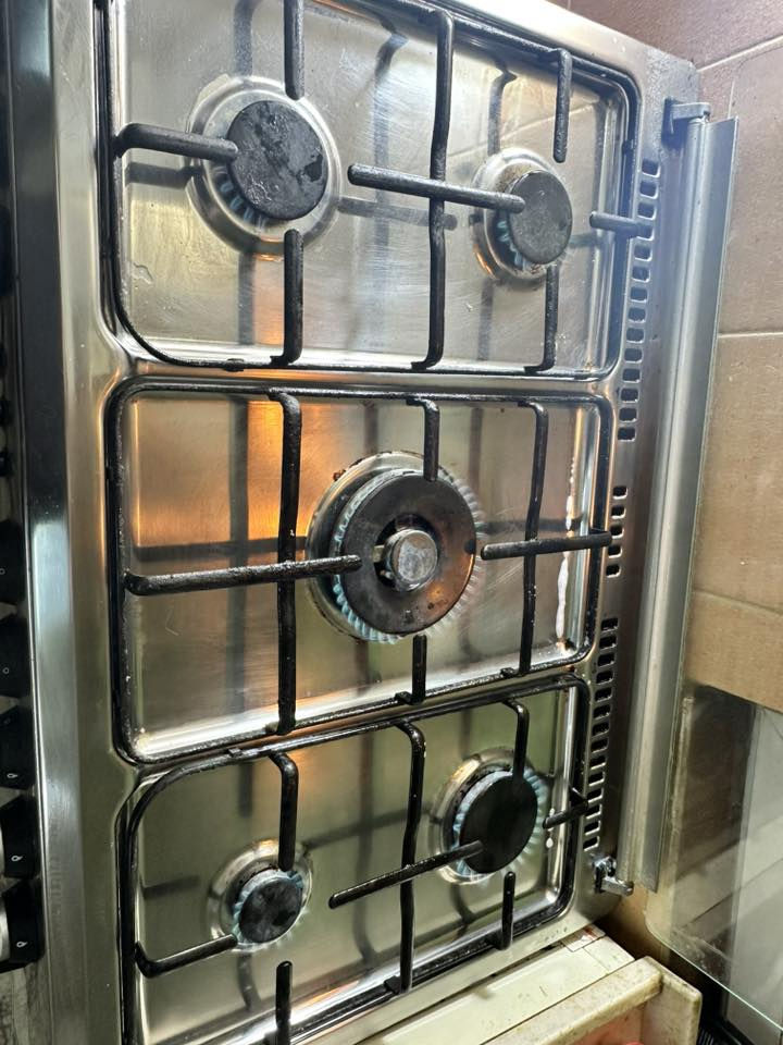 غراض بيت نضيفه جدا مابيهم عيب

غرفه اطفال ٥٠ الف 

طباخ ٢٠٠ الف جديد ايطالي اي عيب مابي 

سنك ومعلق كاونتر ٢٠٠  الف مترتين ونص 

وسبلت طن جديد موسم واحد مشتغل سامسونج ١٧٠ الف 

وسبلت دينكا نضيف شغال اي عيب مابي ب٢٥٠ الف طن ونص 

جميع الغراض نضيفه. ***********
