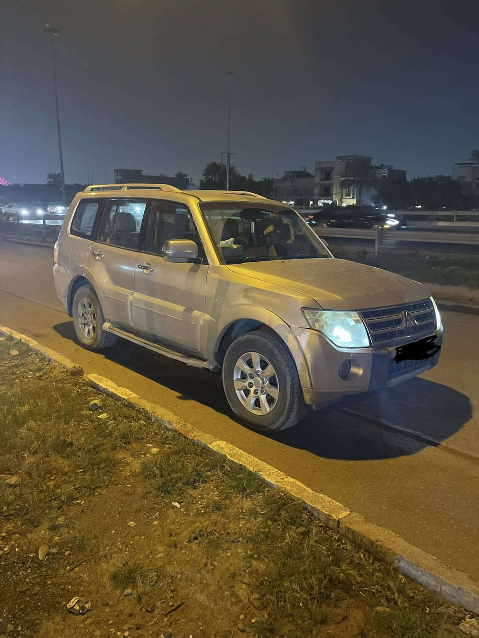 باجيرو للبيع موديل ٢٠١٠ سلفر فول رقم بغداد قطعة وحدة صبغ مكاني بغداد حي العدل هاتف ***********
